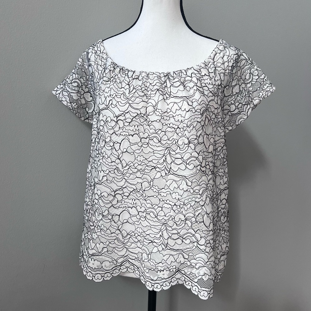 WAYF Lace Off the Shou Top‎ in Size Large
